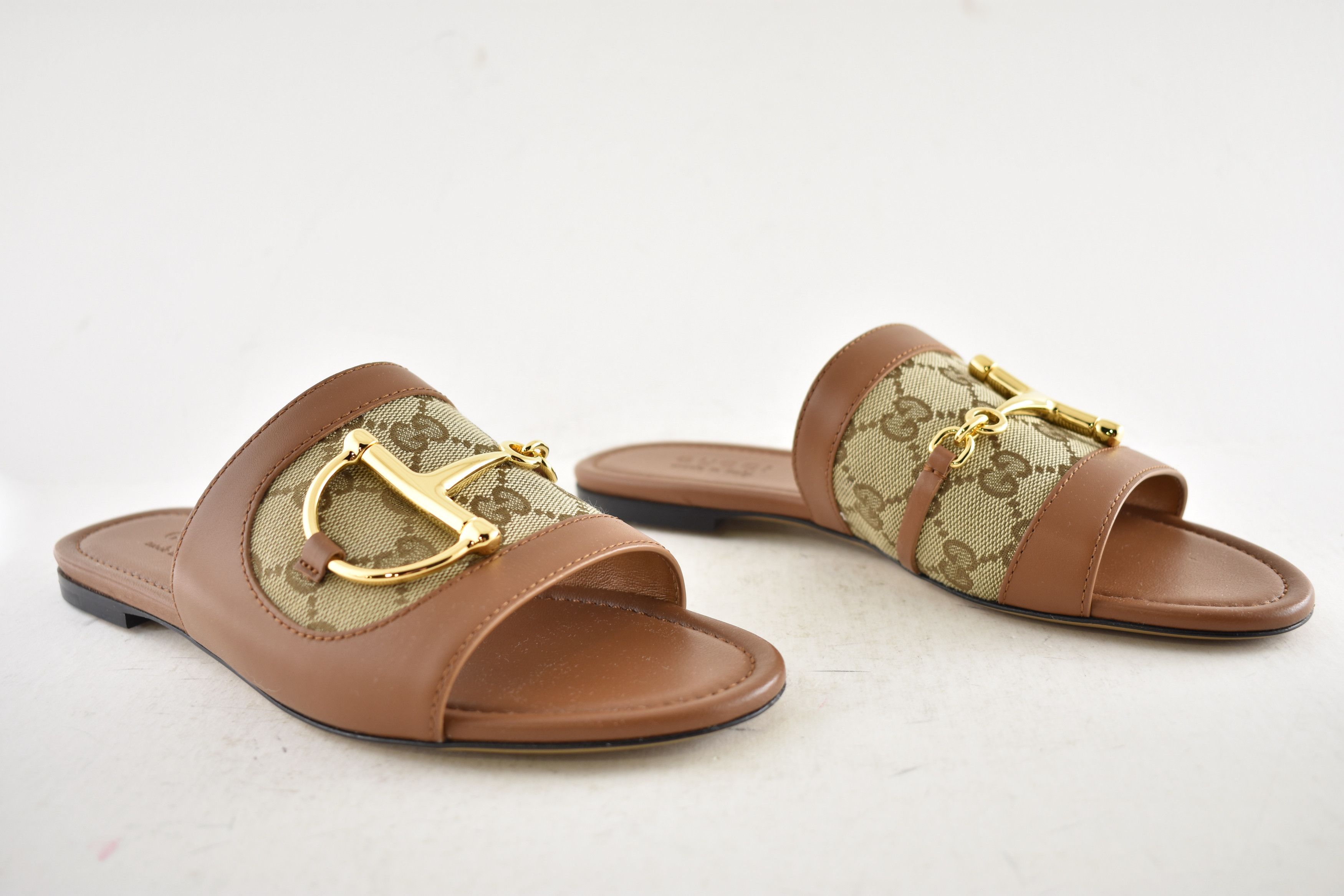 Gucci Gucci Alfa Gold Horsebit GG Canvas Logo Flat Sandal 37.5 Size US 7.5 / IT 37.5 - 4 Thumbnail