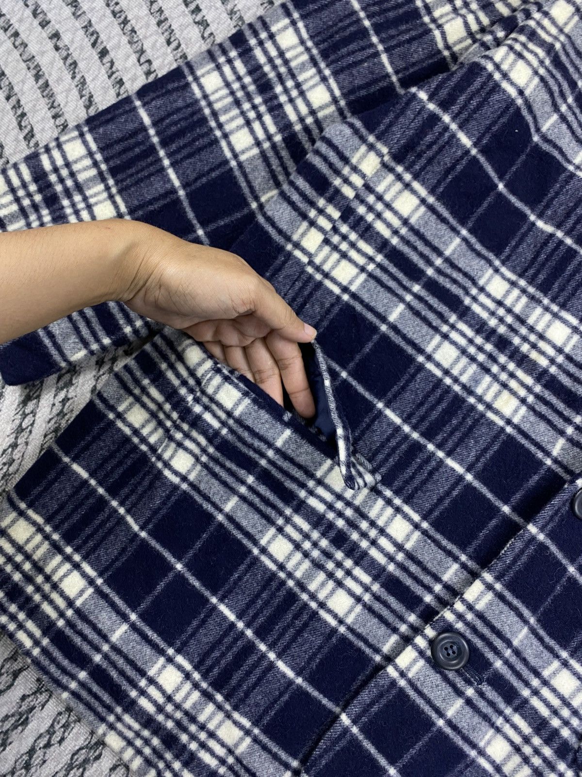 Hai Sporting Gear Vintage Hai Sporting Gear Blue Checked Wool Blend Jacket Size US L / EU 52-54 / 3 - 7 Thumbnail