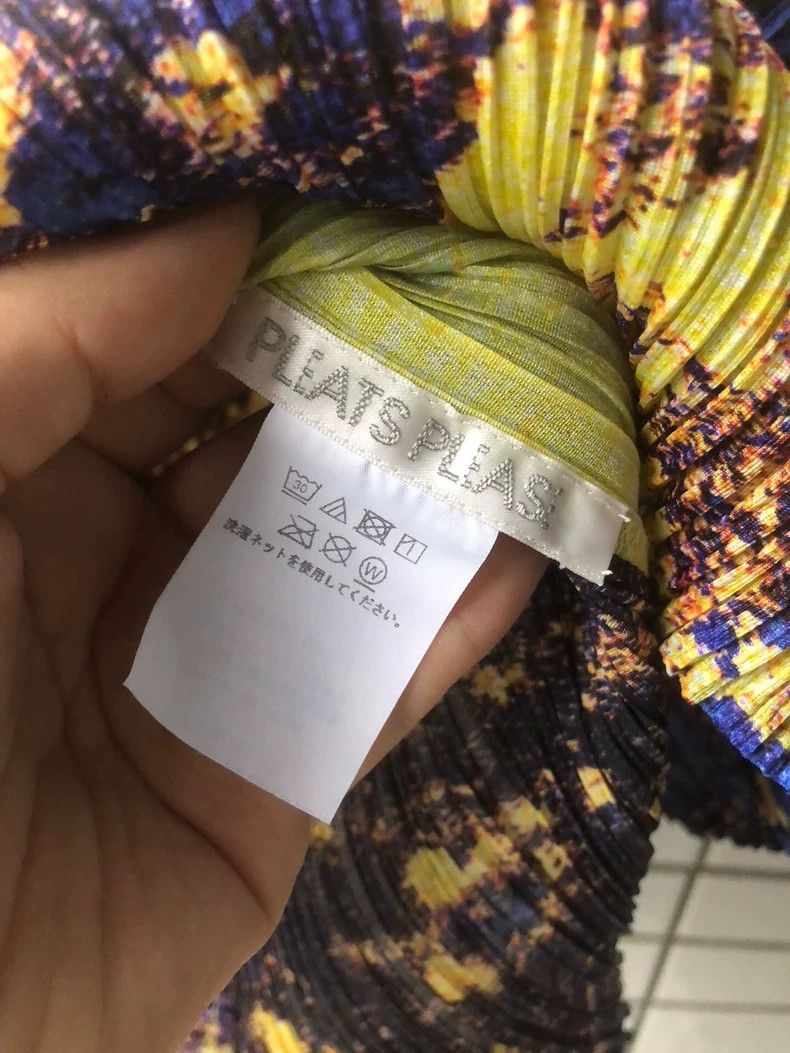 Issey Miyake Issey Miyake size:3 Yellow and black pleated short-sleeved Size XS / US 0-2 / IT 36-38 - 2 Thumbnail
