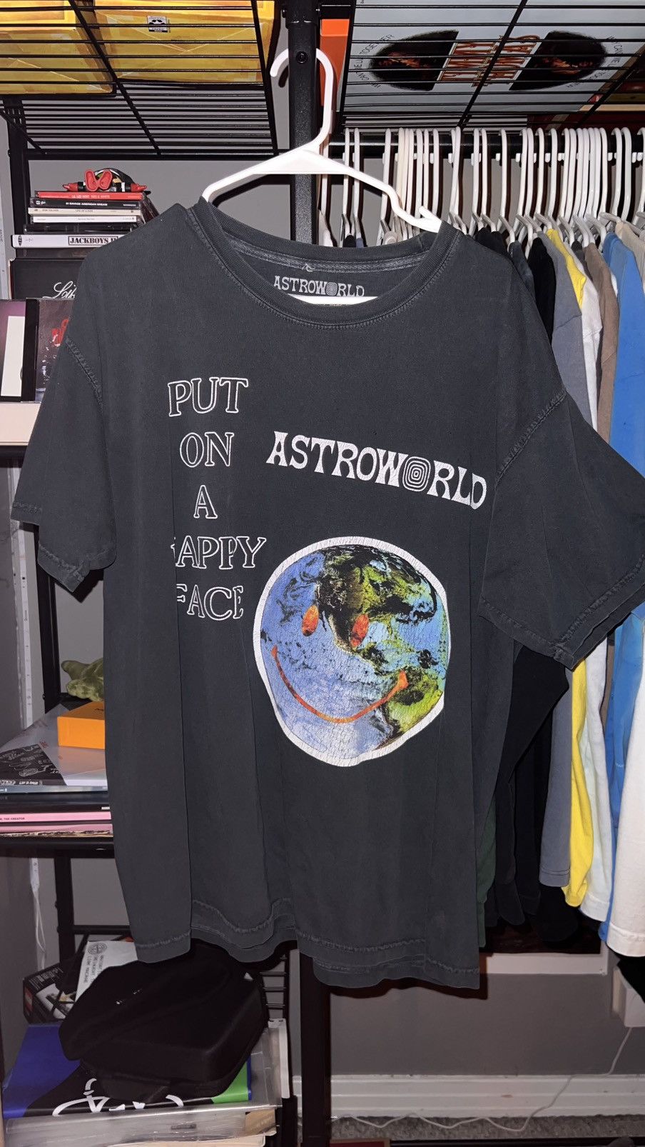 Travis Scott Astroworld tshirt put on a happy face Size US L / EU 52-54 / 3 - 1 Thumbnail