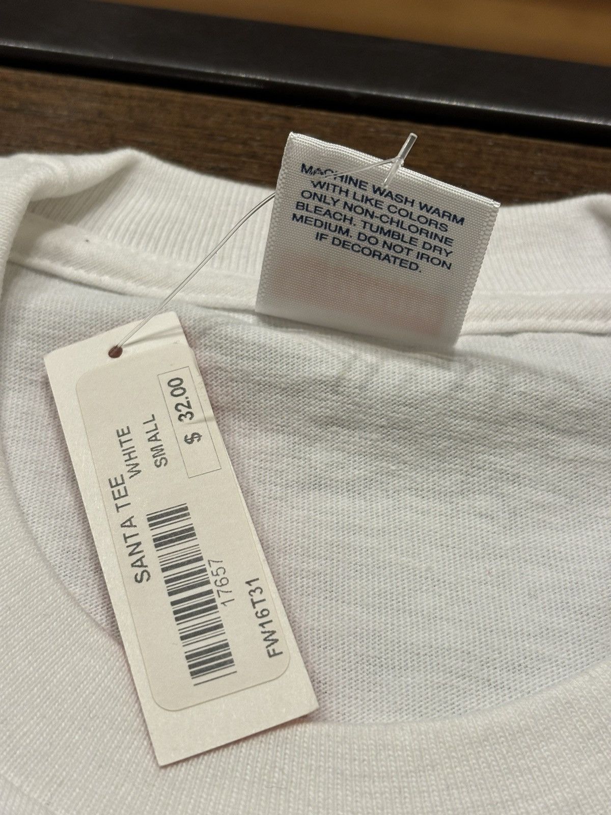 Supreme Supreme December 2016 White Tee Size US S / EU 44-46 / 1 - 5 Thumbnail