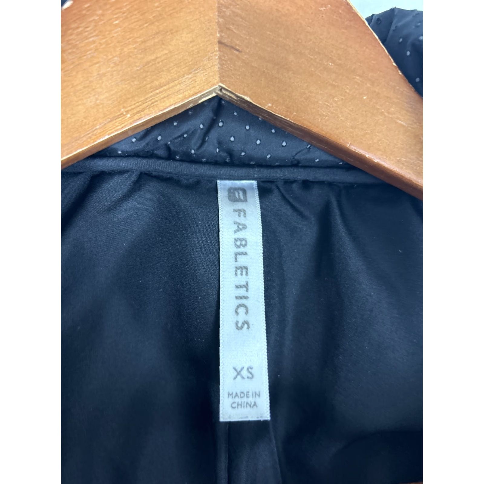 Fabletics Fabletics Vest Womens XS Black Sleeveless Zip Quilted Hood Puffer Packaway Mock Neck Casual Lightweight Size XS / US 0-2 / IT 36-38 - 7 Thumbnail