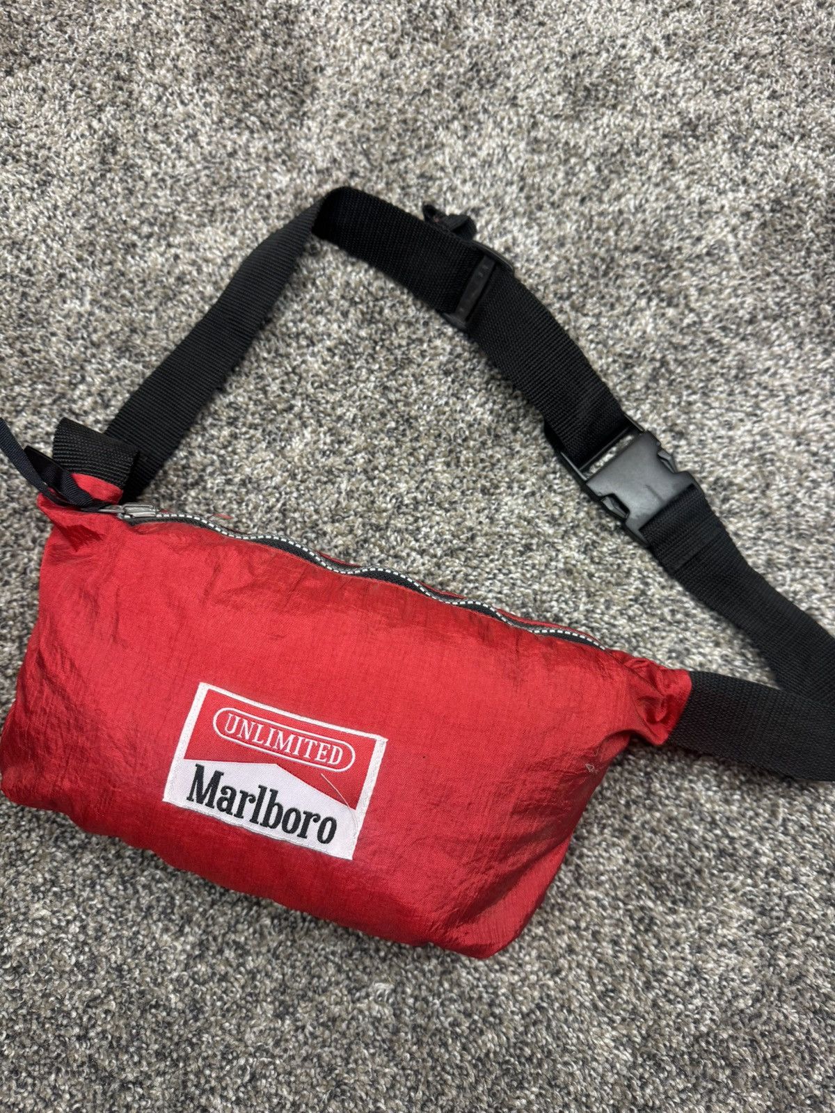 Marlboro × Vintage Marlboro package windbreaker Size US XL / EU 56 / 4 - 1 Thumbnail