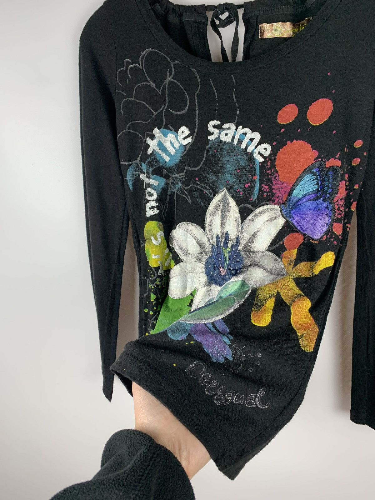 Desigual Vintage Desigual Y2K Floral Long Sleeve T-Shirt Black Top Size XS / US 0-2 / IT 36-38 - 4 Thumbnail