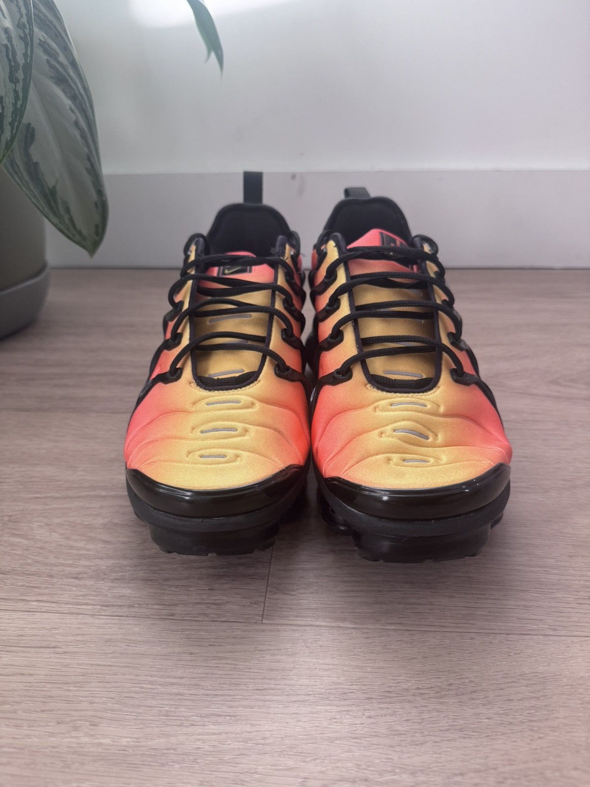 Nike Nike Air VaporMax Plus Size US 10 / EU 43 - 2 Thumbnail