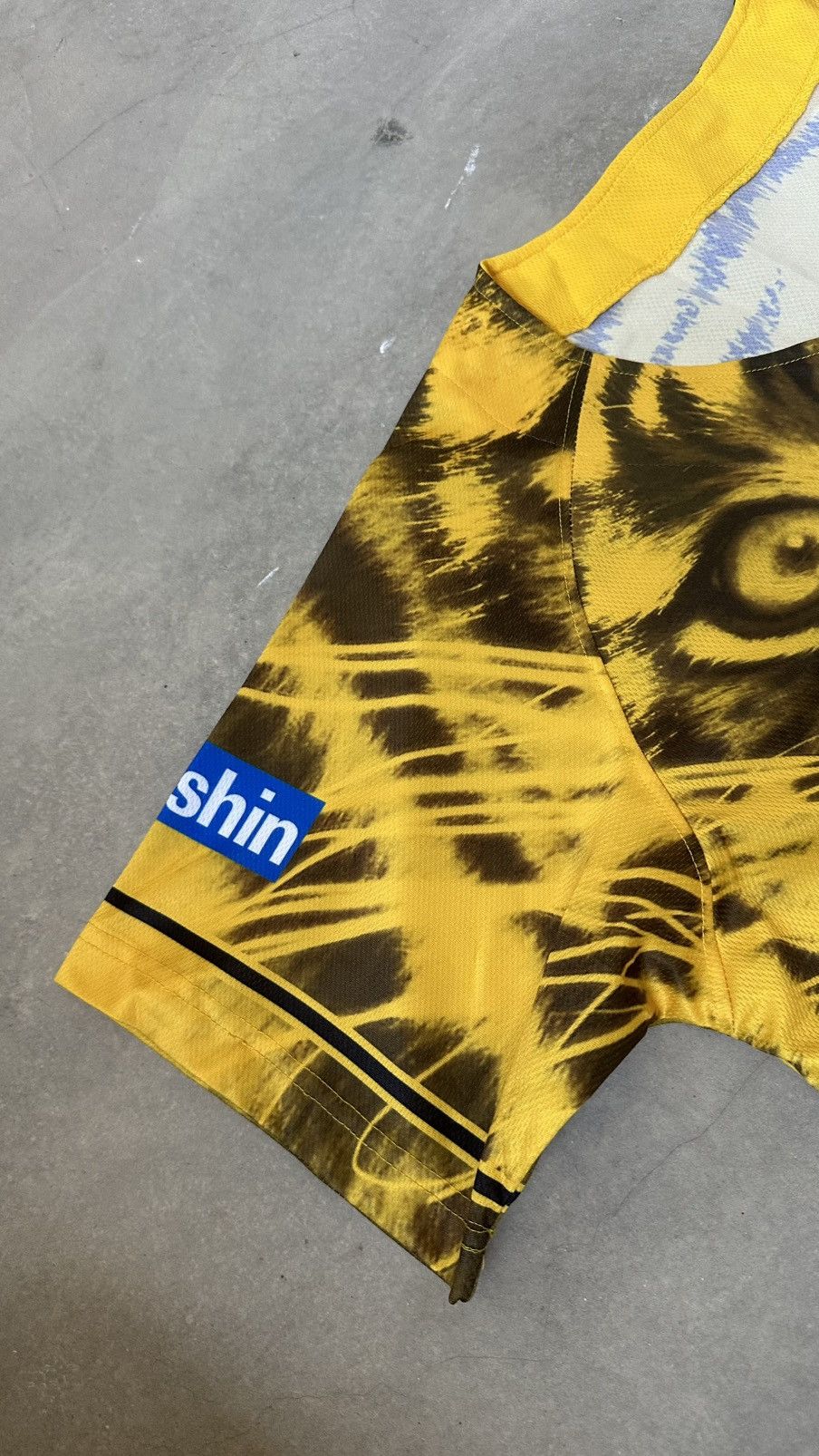 Japanese Brand VINTAGE HANSHIN TIGERS BASEBALL JERSEY Size US M / EU 48-50 / 2 - 4 Thumbnail