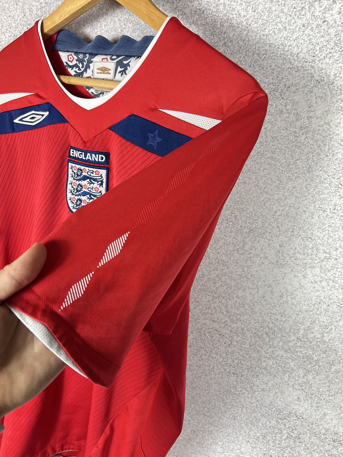 Umbro Vintage Umbro England 2008 Away Soccer Jersey Football Shirt Size US L / EU 52-54 / 3 - 6 Thumbnail