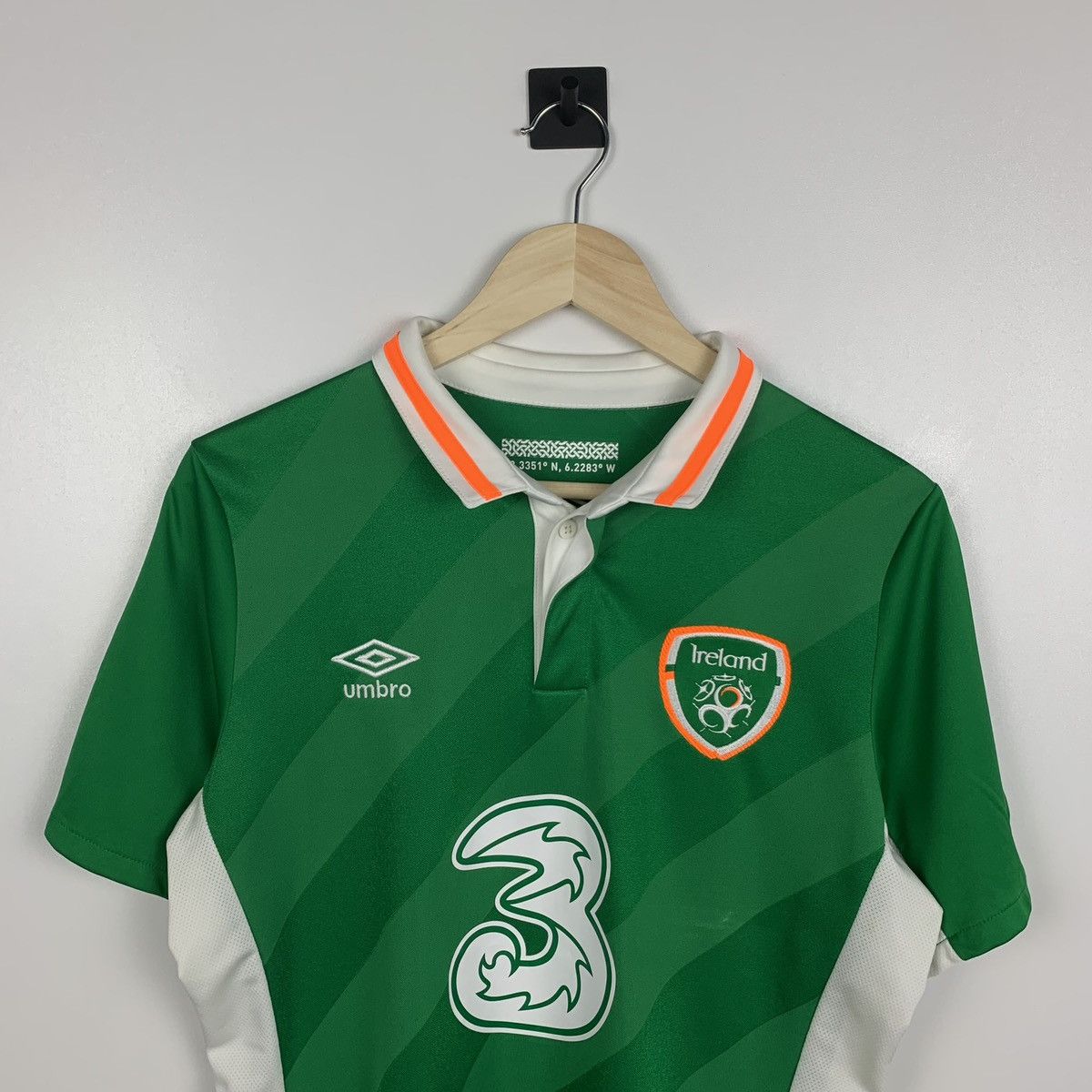 Umbro Umbro Ireland Soccer Football Jersey Size S Green Top Size US S / EU 44-46 / 1 - 2 Thumbnail