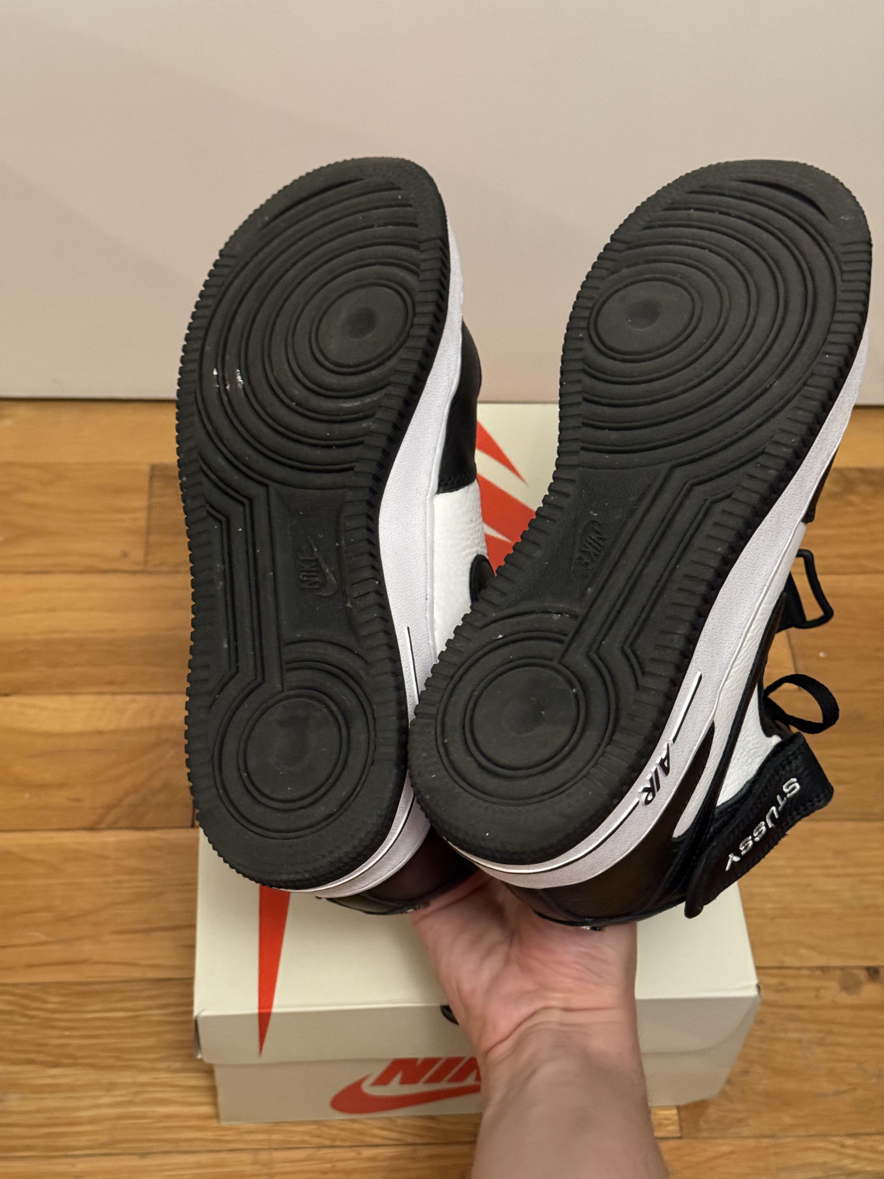 Nike × Stussy Air Force 1 Mid Size US 9 / EU 42 - 8 Thumbnail