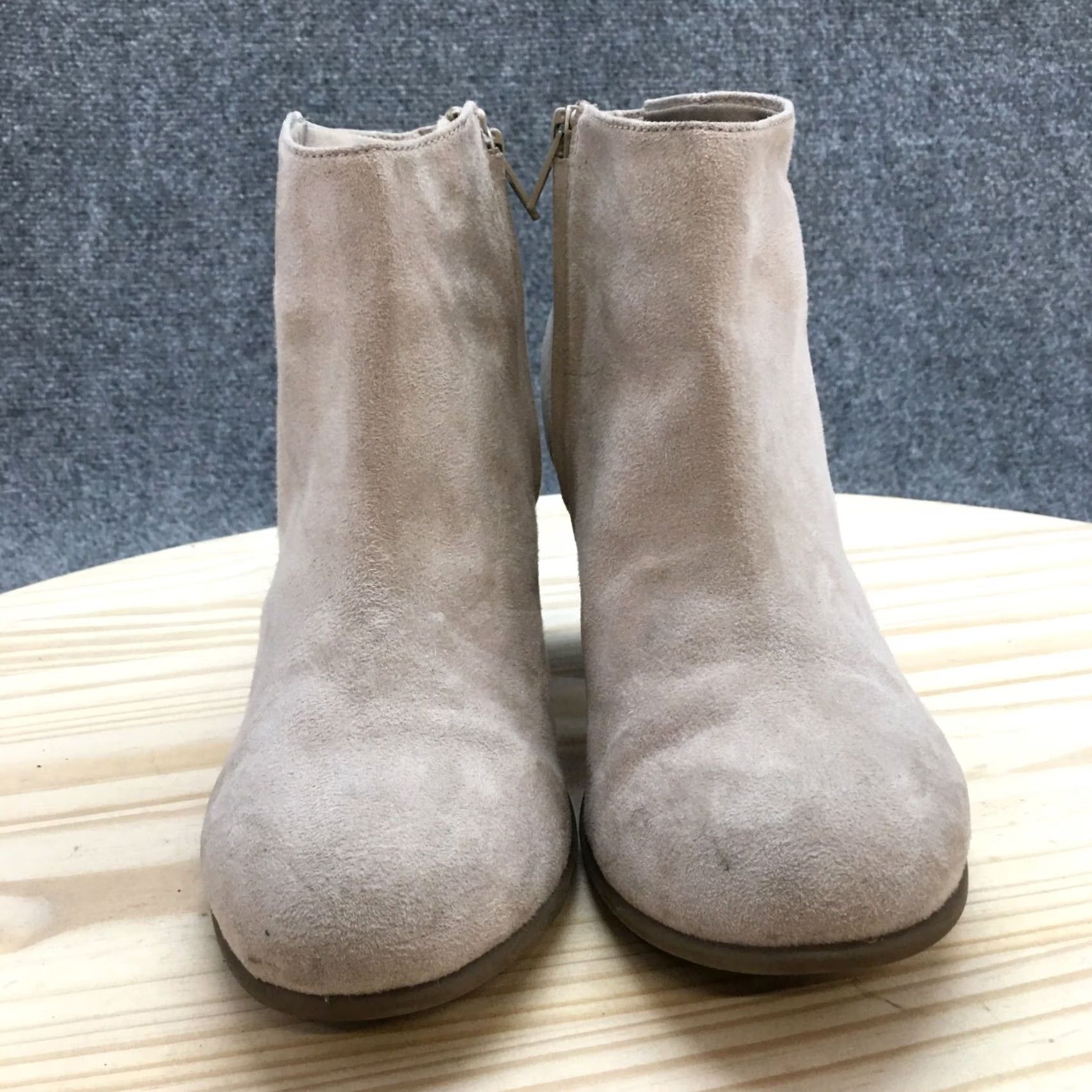Old Navy Old Navy Boots Womens 9 Ankle Booties Beige Faux Suede Heel Zip Casual Bootie Size US 9 / IT 39 - 4 Thumbnail