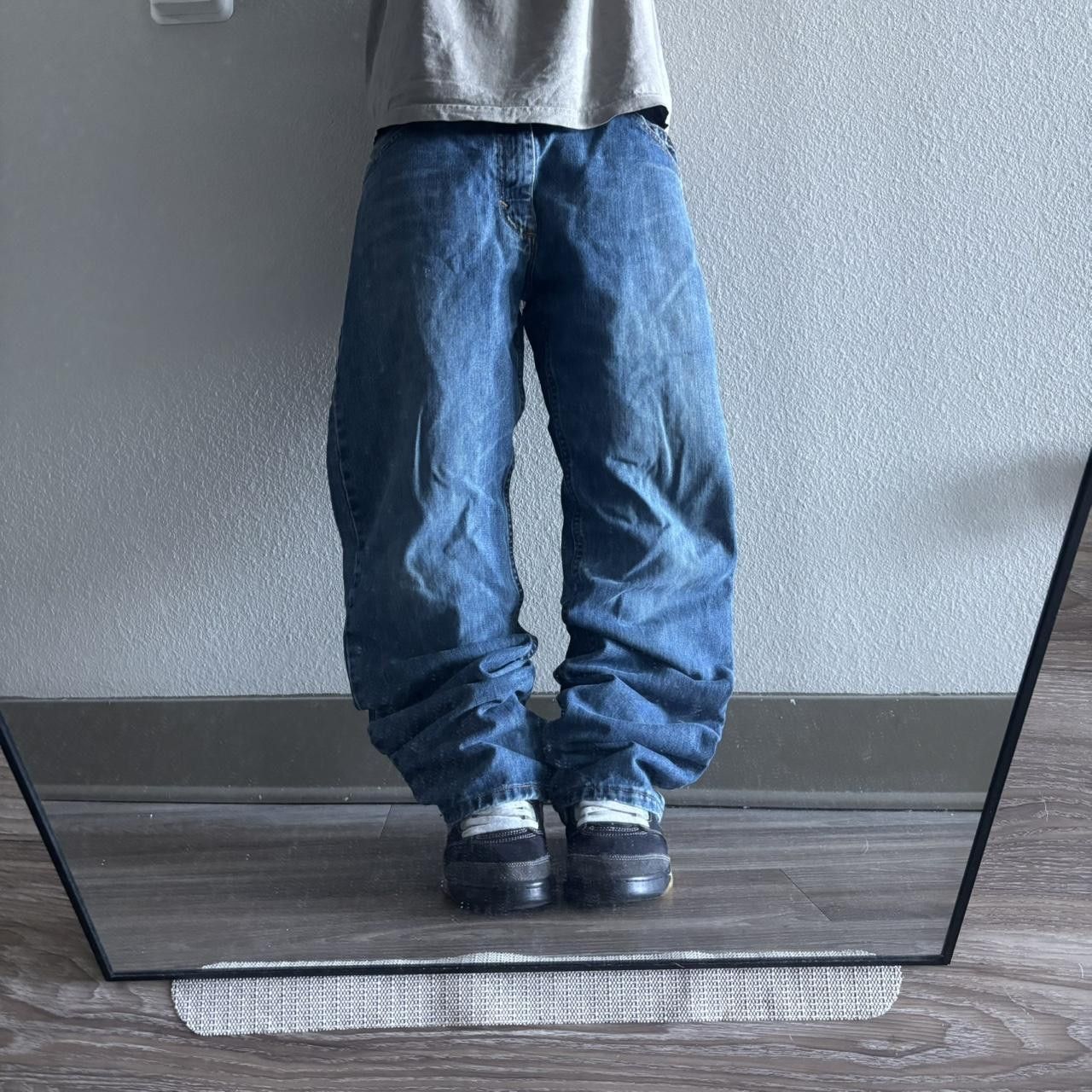 Vintage Crazy Vintage Y2K/2000s Grunge Dark Wash Essential Denim Jeans! 33x33 Size US 33 - 1 Thumbnail