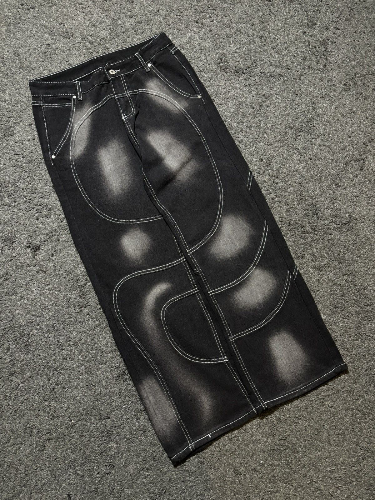 Jean × Vintage Vintage very rare abstract art black white baggy jeans denim Size US 33 - 14 Thumbnail