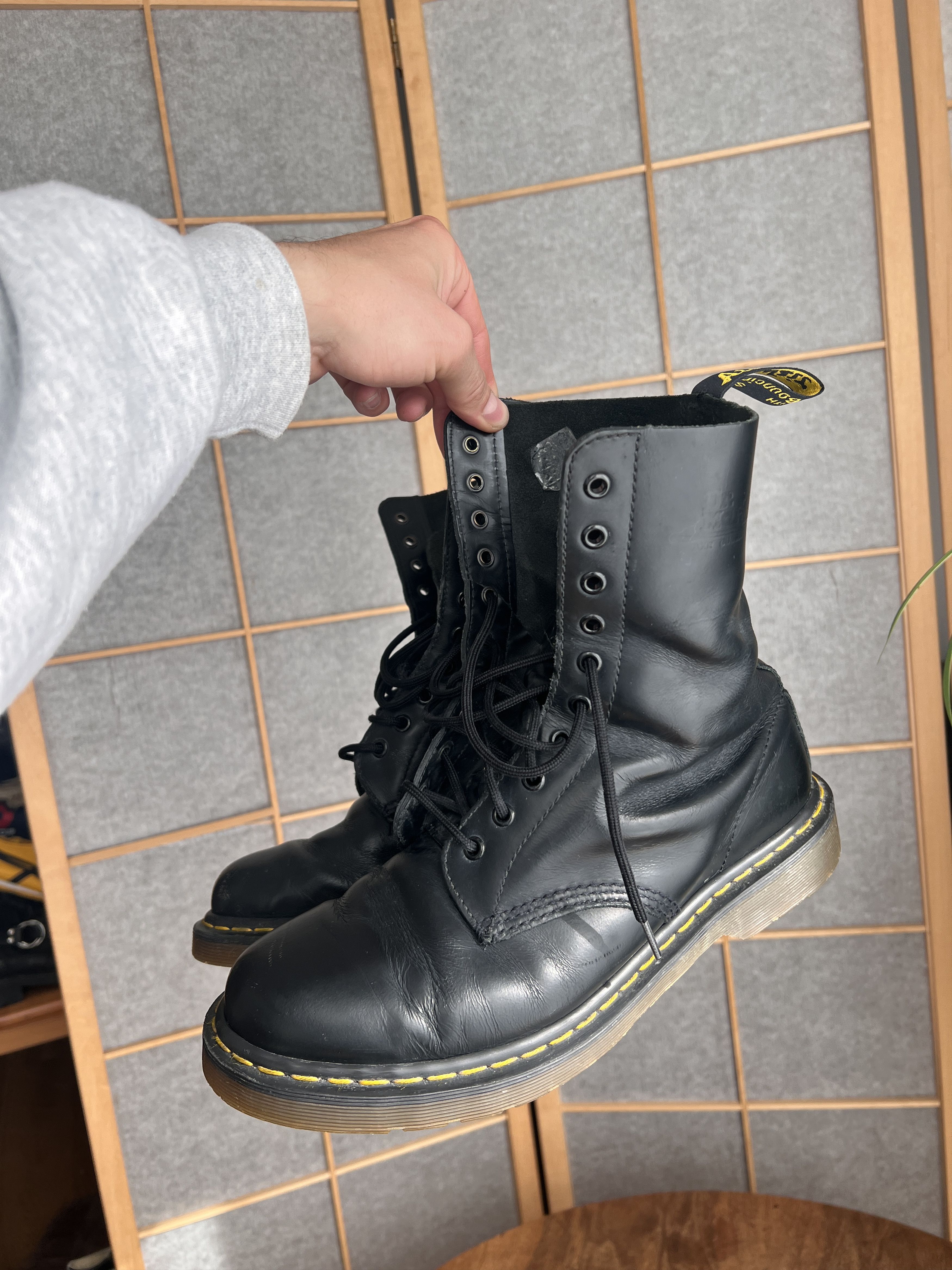 Dr. Martens Crazy! Dr. Martens 1490 Black Leather Lace Up boots 10 eye Size US 9.5 / EU 42-43 - 19 Thumbnail