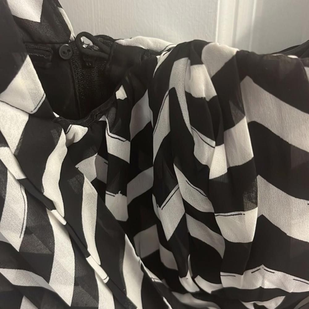 H&M H and M zig zag formal dress Size M / US 6-8 / IT 42-44 - 4 Thumbnail