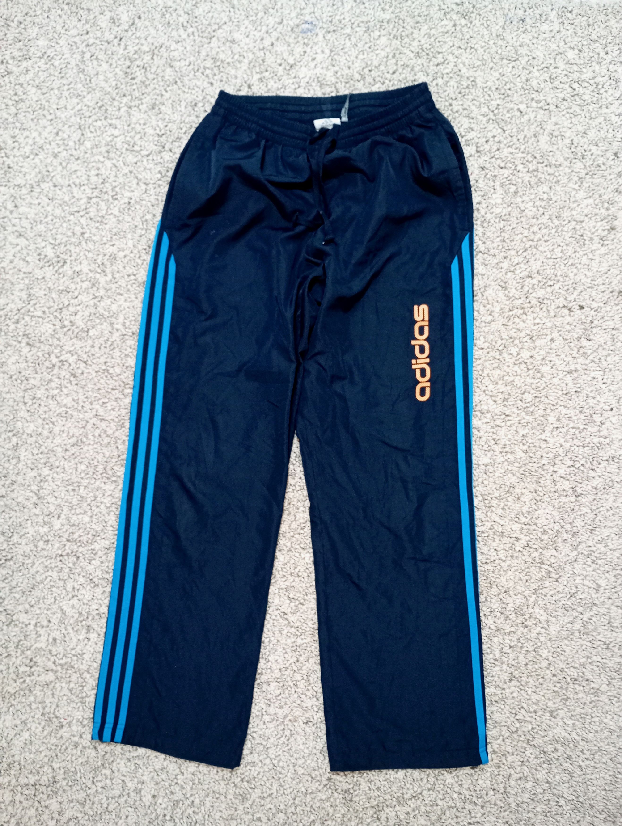 Adidas × Vintage Adidas Baggy Vintage Sweatpants Swoosh Pants Y2k Rap Rare Size US 34 / EU 50 - 1 Thumbnail