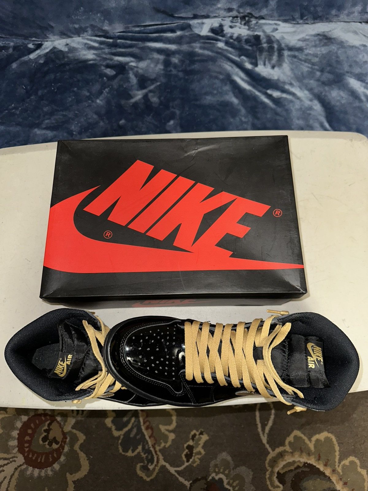 Jordan Brand Jordan 1 Retro High “black metallic gold” Size US 10 / EU 43 - 3 Thumbnail