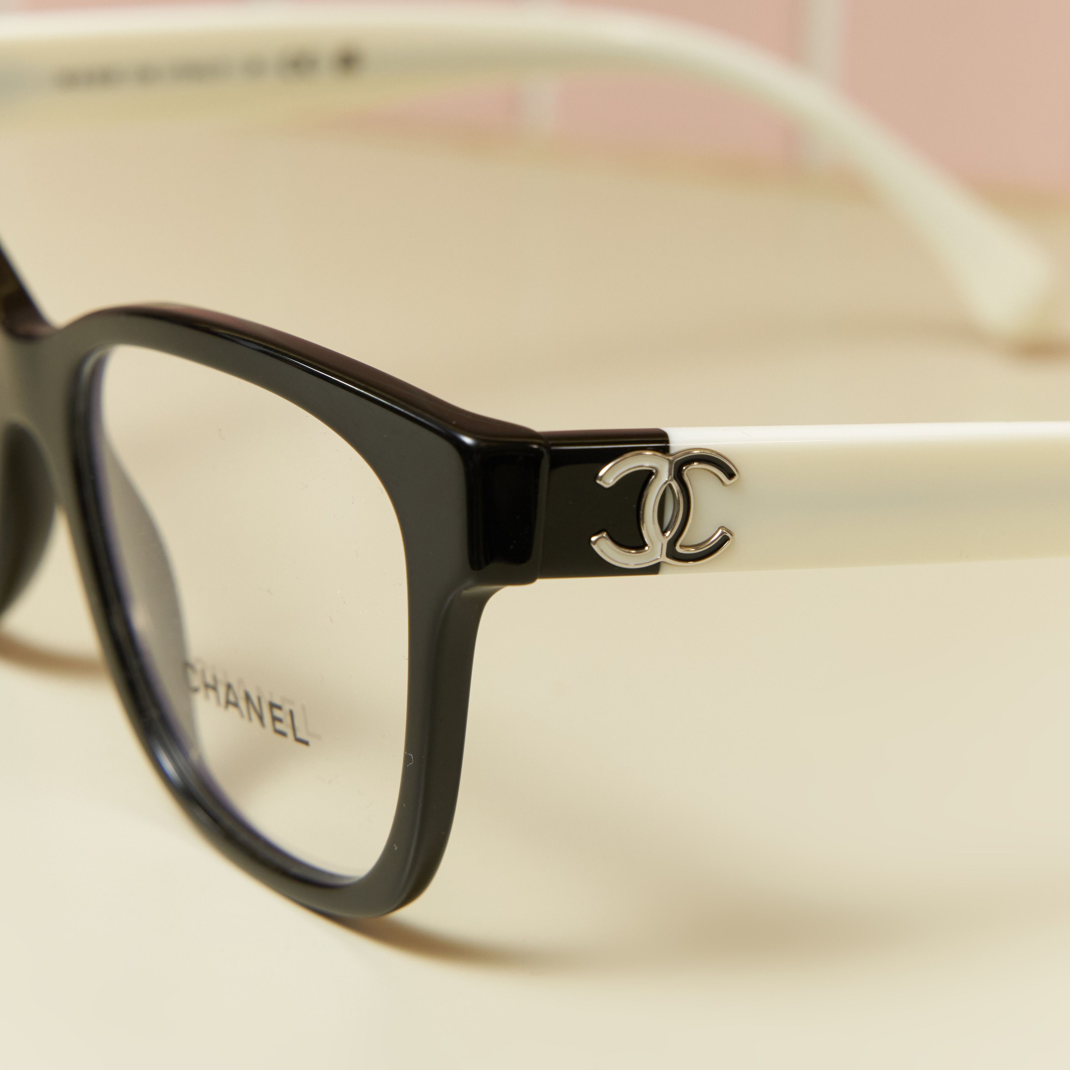 Chanel CHANEL 0CH3472 1656 Sunglasses BLACK/WHITE Size ONE SIZE - 2 Thumbnail