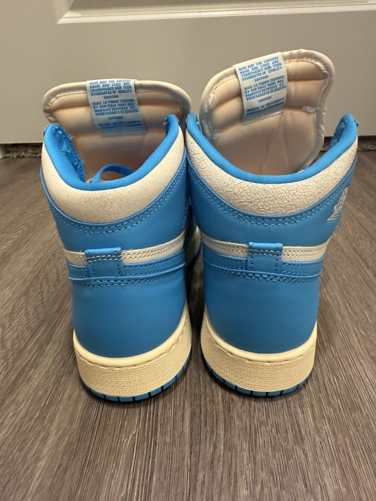 Jordan Brand Jordan 1 UNC Size US 6 / EU 39 - 3 Thumbnail