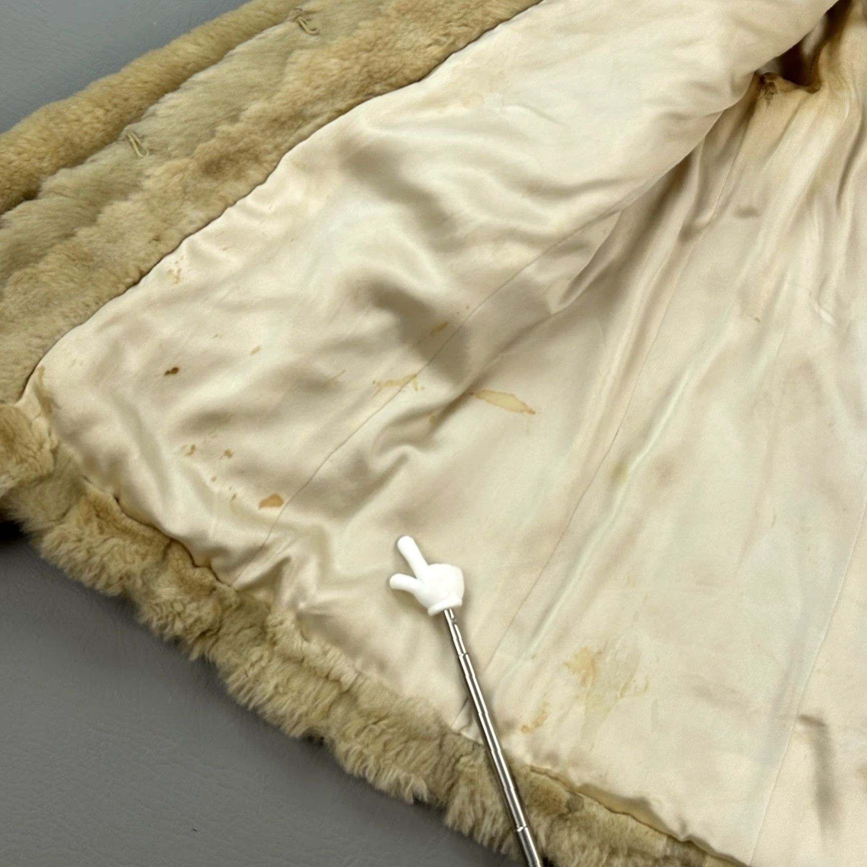 Juicy Couture VINTAGE Juicy Couture Jacket Women’s M Beige Faux Fur Plush Glam Y2K 90s Designer Hip Hop Bomber Jacket with Silk Lining Collared Logo Womens Size M / US 6-8 / IT 42-44 - 6 Thumbnail