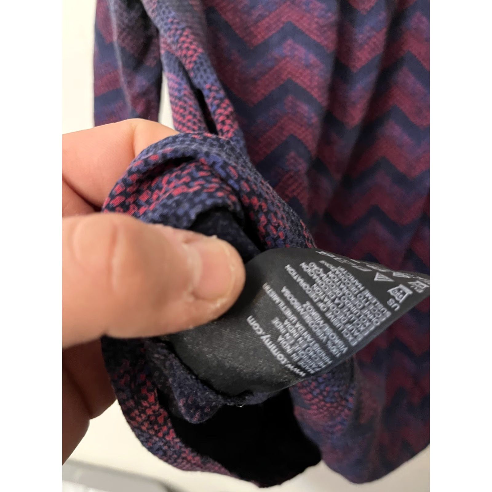 Tommy Hilfiger Tommy Hilfiger Shirt Pullover Long Sleeve V-Neck Multicolor Geometric Pattern Small Women Popover Blouse Size S / US 4 / IT 40 - 4 Thumbnail