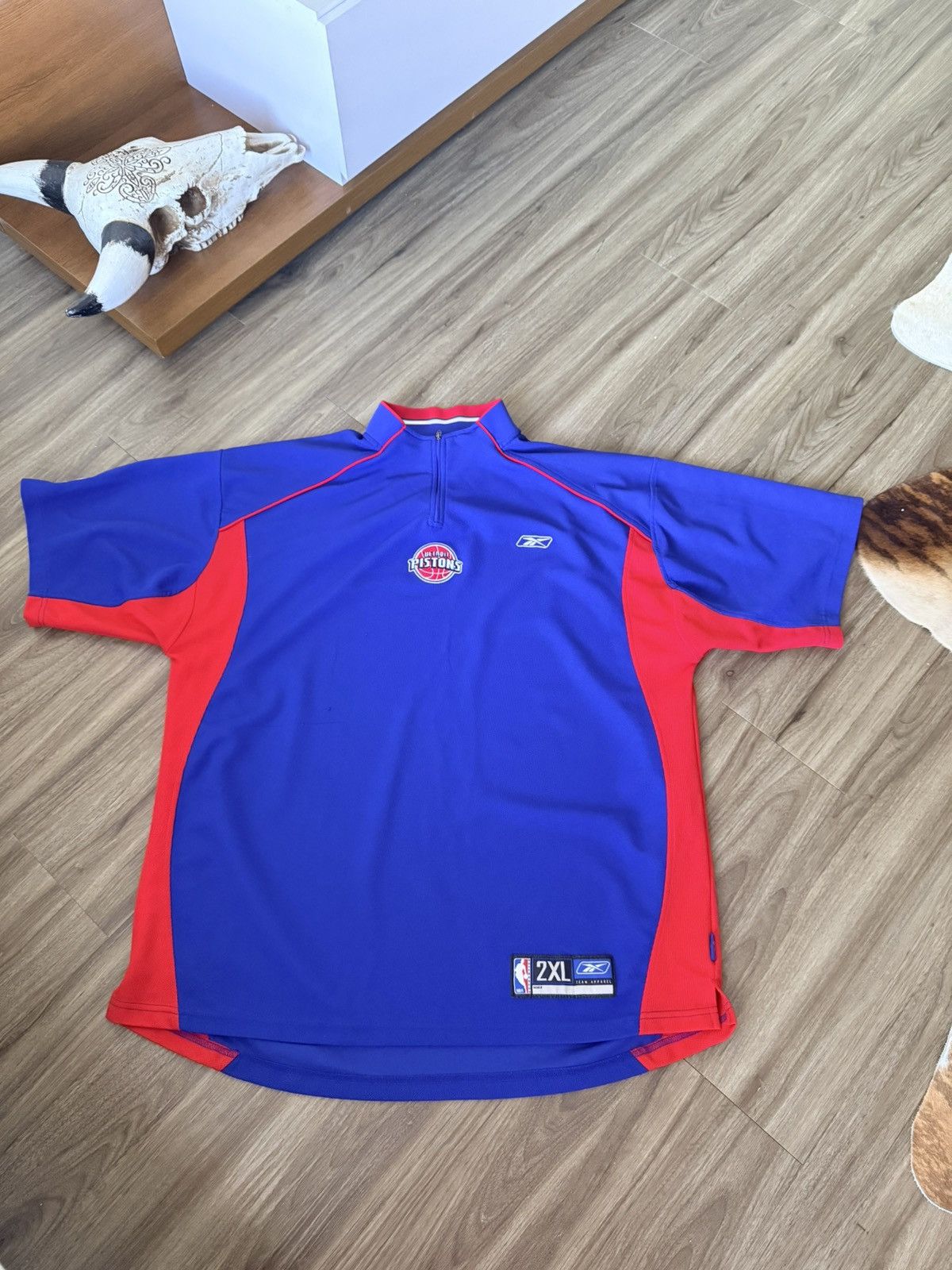 Reebok THROWBACK AUTHENTIC REEBOK DETROIT PISTONS SHOOTING SHIRT Size US XXL / EU 58 / 5 - 1 Thumbnail