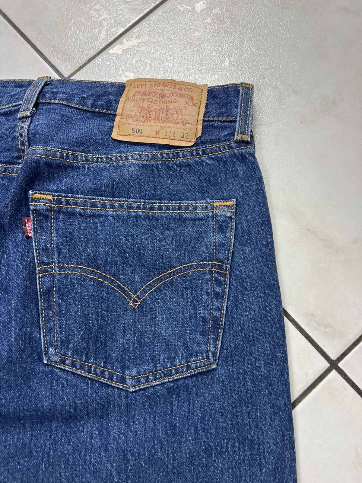 Levi's Vintage 90s Levi’s classic 501 navy denim jeans pants USA Size US 31 - 11 Thumbnail