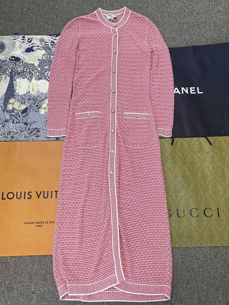 Chanel chanel Pink and white long striped knitted cardigan dress Size XS / US 0-2 / IT 36-38 - 1 Thumbnail