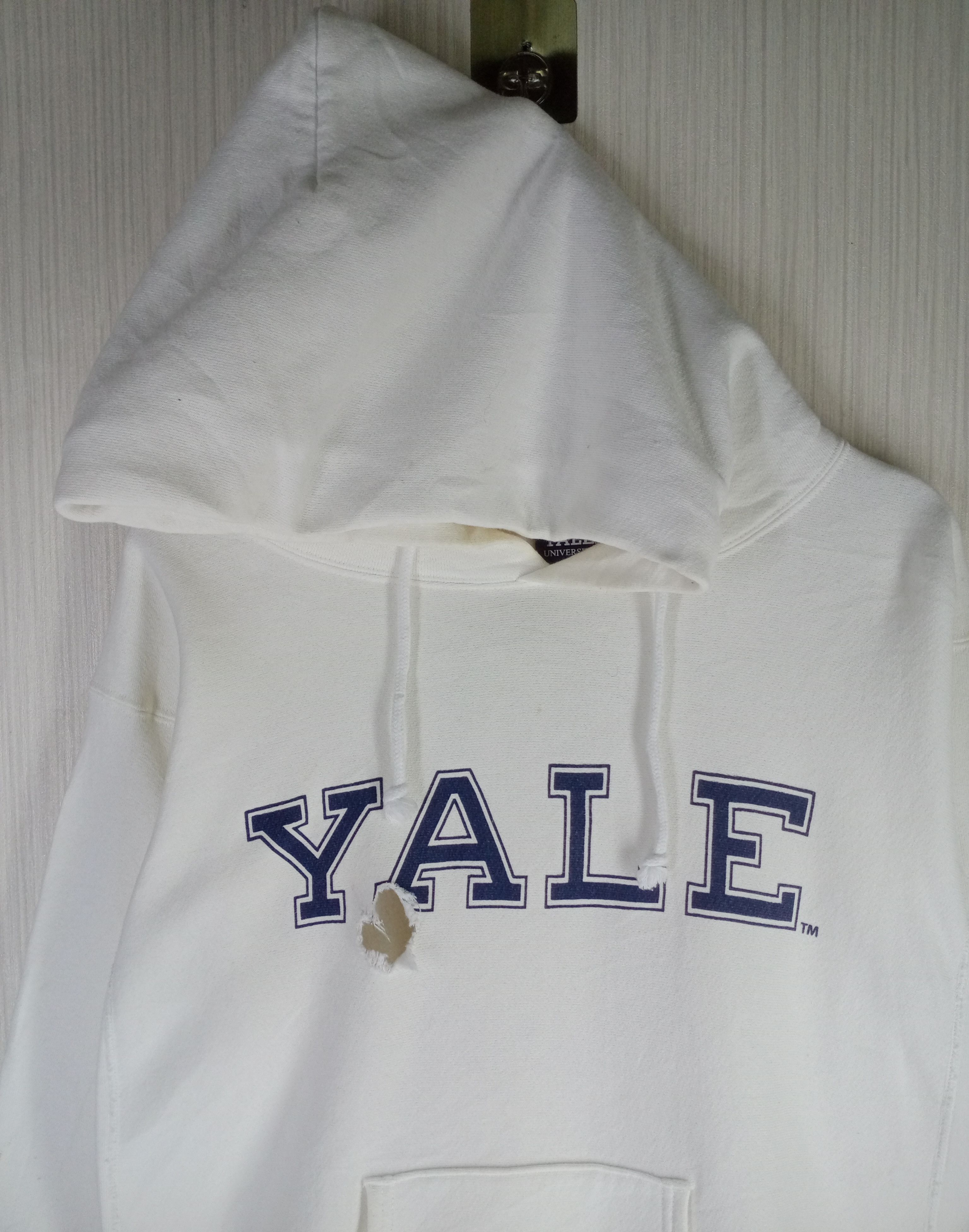 Champion Vintage 90s YALE University Champion Reverse Weave Hoodie Size US XL / EU 56 / 4 - 4 Thumbnail