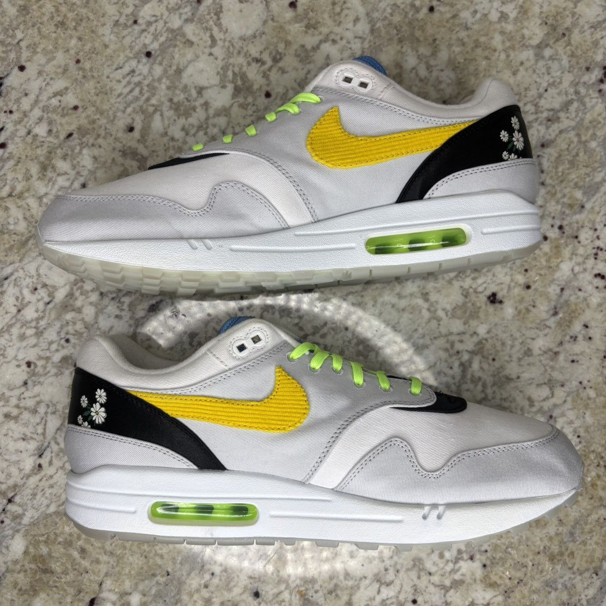 Nike Size 11-Nike Air Max 1 Daisy Gently Worn W Box Size US 11 / EU 44 - 3 Thumbnail