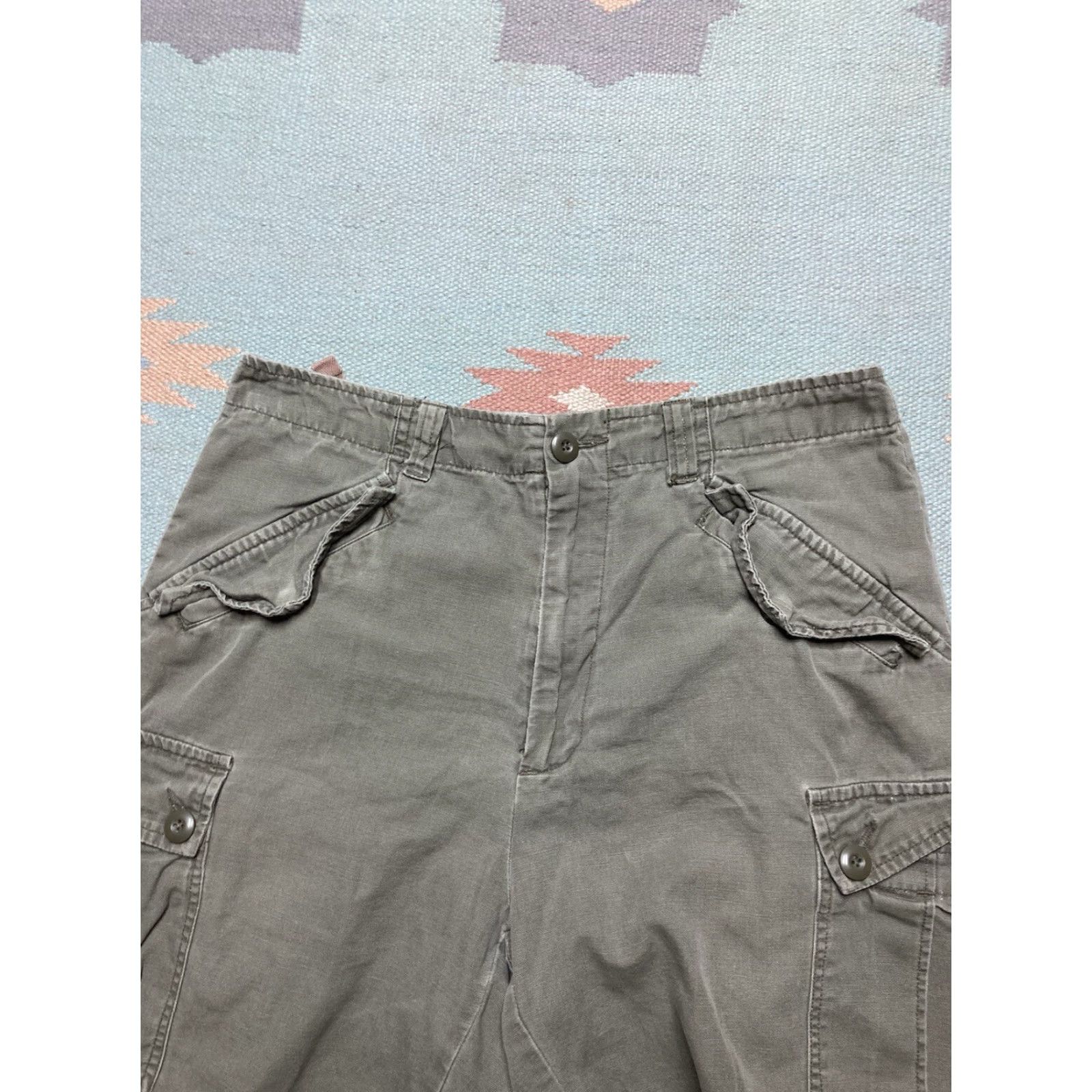 American Eagle Outfitters VINTAGE American Eagle Outfitters Cargo Shorts Men 33 Green Army Baggy Wide Leg 8.5 Inseam 19.5 Outseam 12.75 Leg Opening 12.75 90s Y2K Size US 33 - 5 Thumbnail