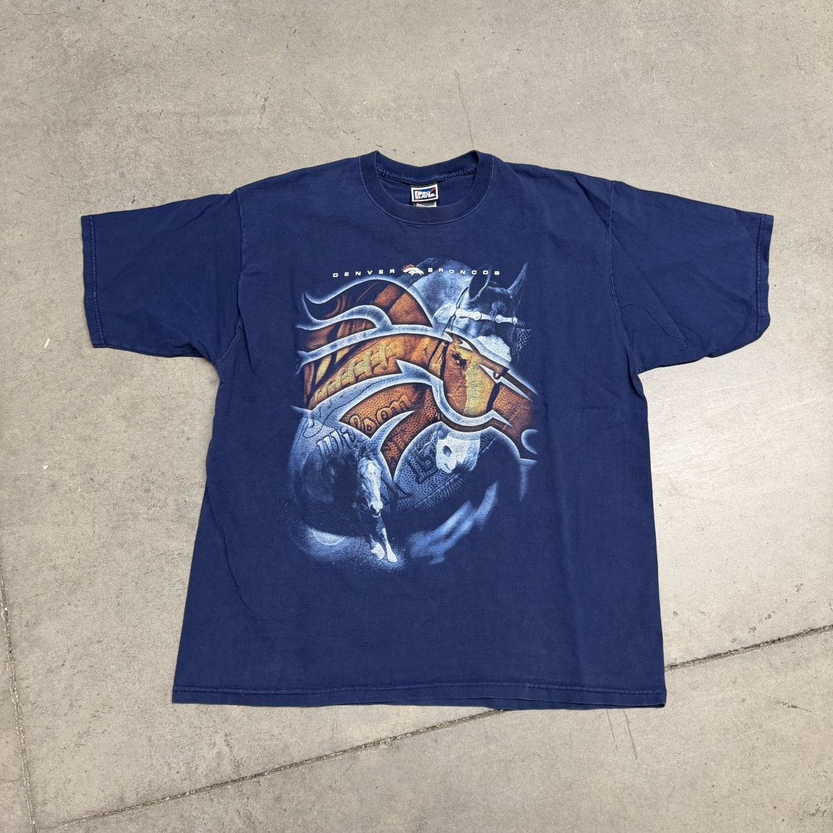 Pro Player Vintage Broncos tees Size US XL / EU 56 / 4 - 1 Thumbnail