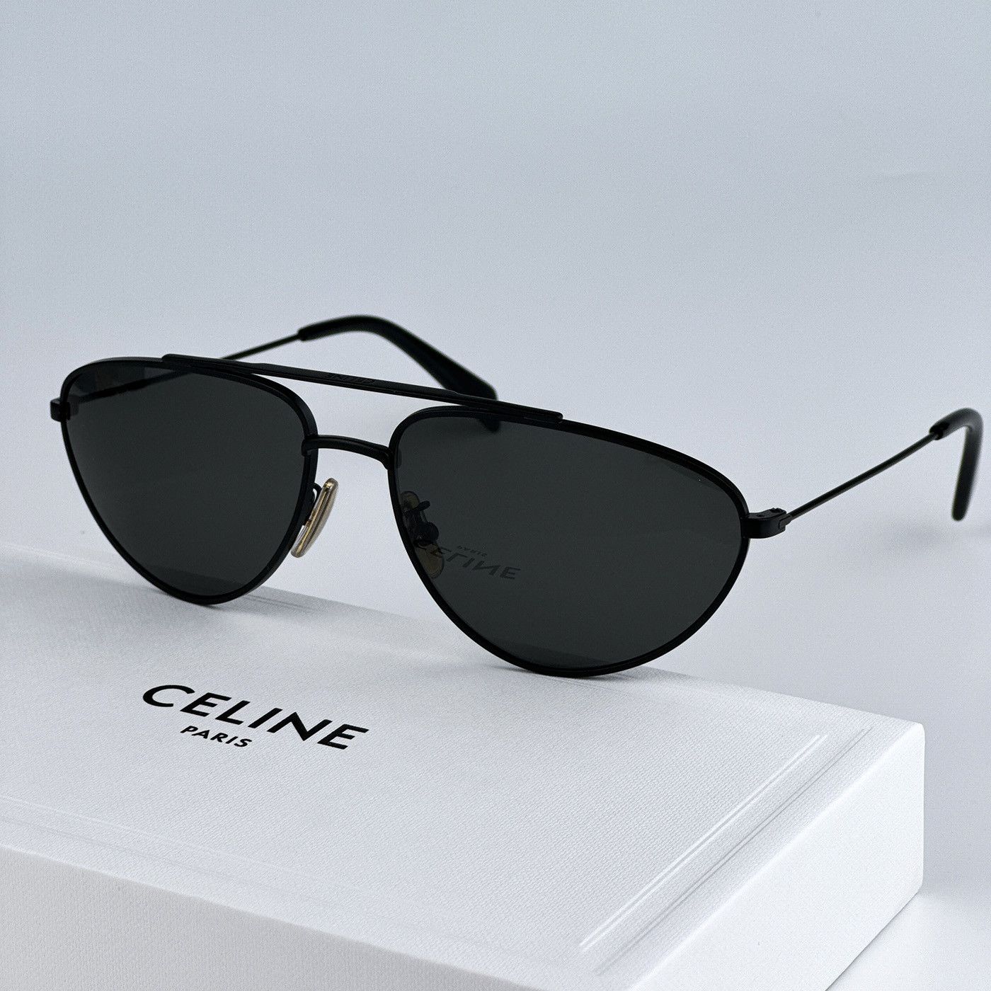 Celine NEW Celine CL40077U 02A Pilot Unisex Sunglasses CL 40077U Size ONE SIZE - 2 Thumbnail
