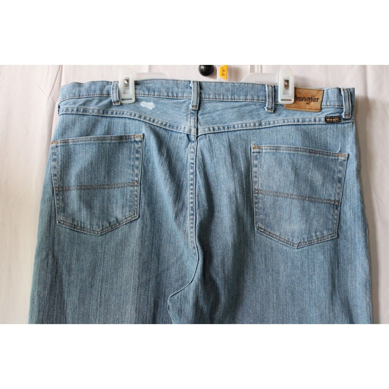 Wrangler WRANGLER Mens 42x32 MGW80AB Straight Jeans-Distressed Size US 42 / EU 58 - 7 Thumbnail
