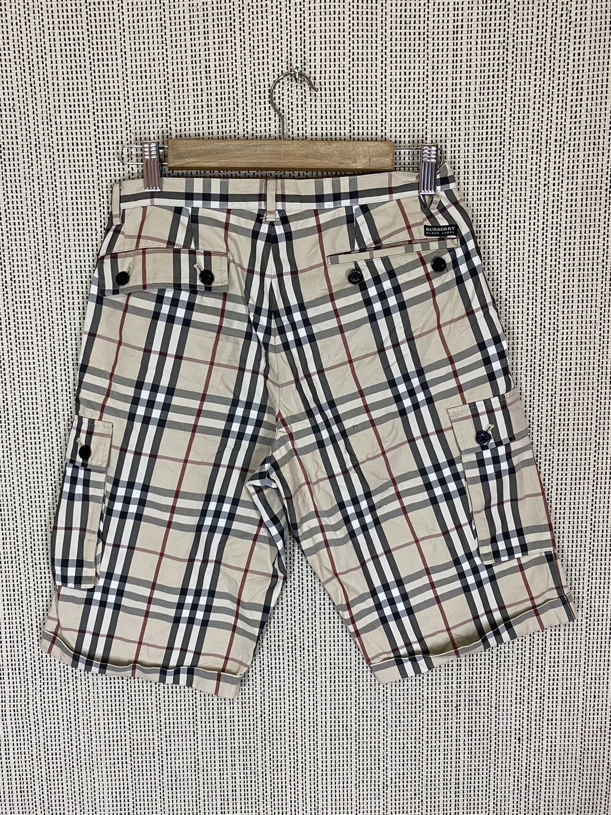 Burberry ‼️BURBERRY BLACK LABEL CARGO SHORT PANT NOVACHECK SPLITCOLOUR Size US 32 / EU 48 - 8 Thumbnail