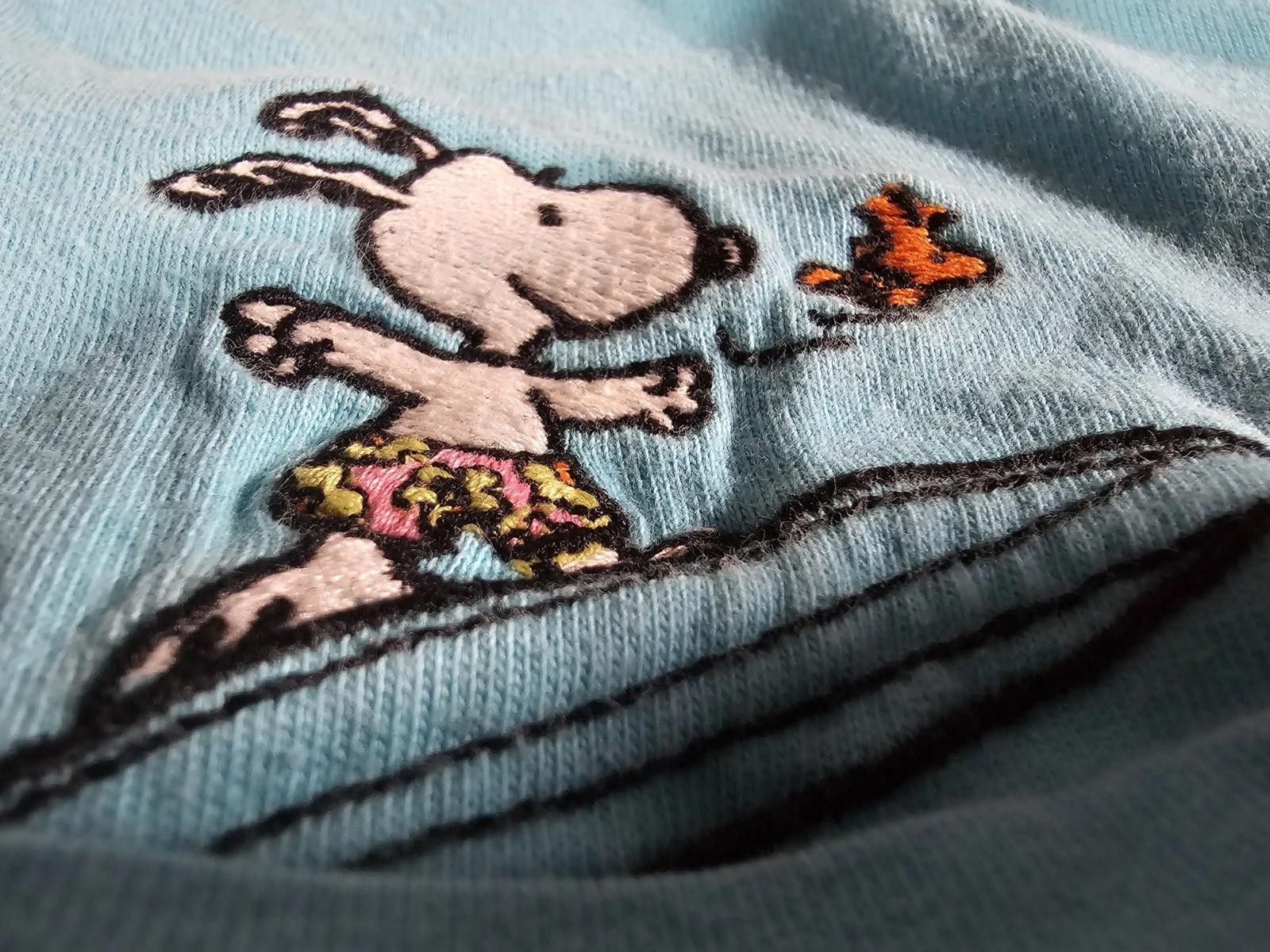 American Eagle Outfitters American Eagle Tailgate Surfing Snoopy Pocket XS Tshirt Size US XS / EU 42 / 0 - 4 Thumbnail