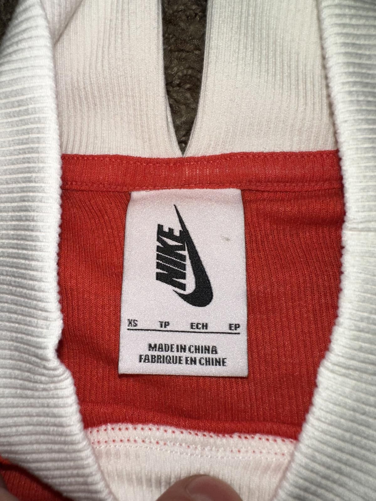 Nike Nike A.A.E 3.0 Long Sleeve Gloved Running Shirt RARE Size XS / US 0-2 / IT 36-38 - 4 Thumbnail