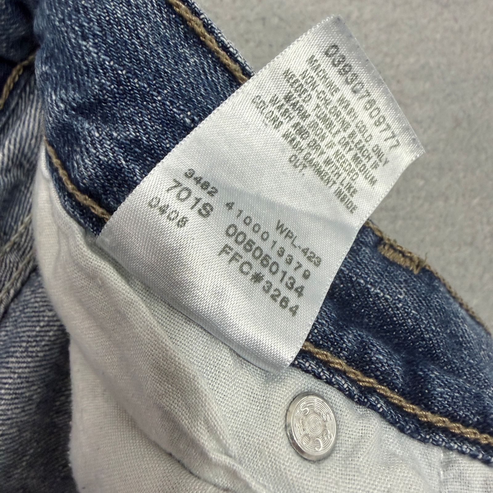 Levi's Vintage Levis 505 Regular Fit Jeans Mens 33x30 Faded 2006 Size US 33 - 6 Thumbnail
