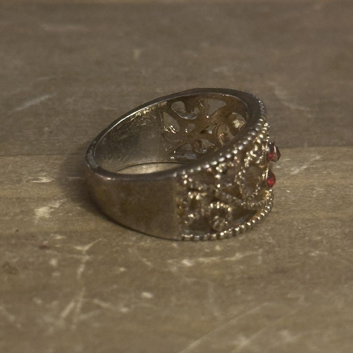 Vintage Vintage filigree red rhinestone ring Size ONE SIZE - 7 Thumbnail