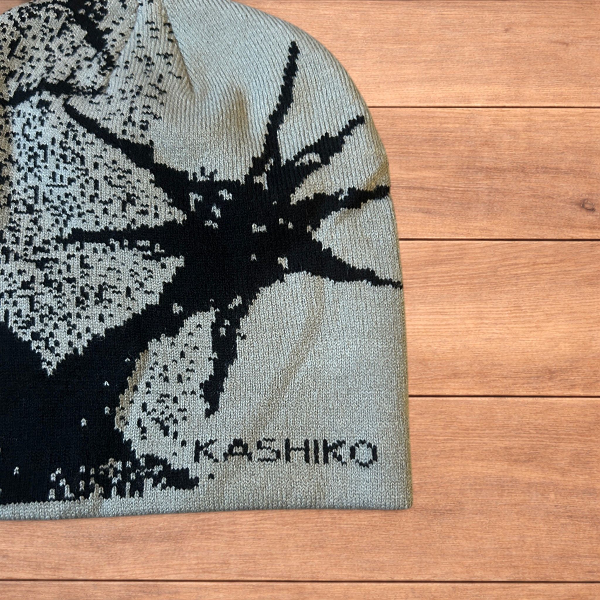 Japanese Brand Japanese vintage style beanie with graphic design in grey. Size ONE SIZE - 3 Thumbnail