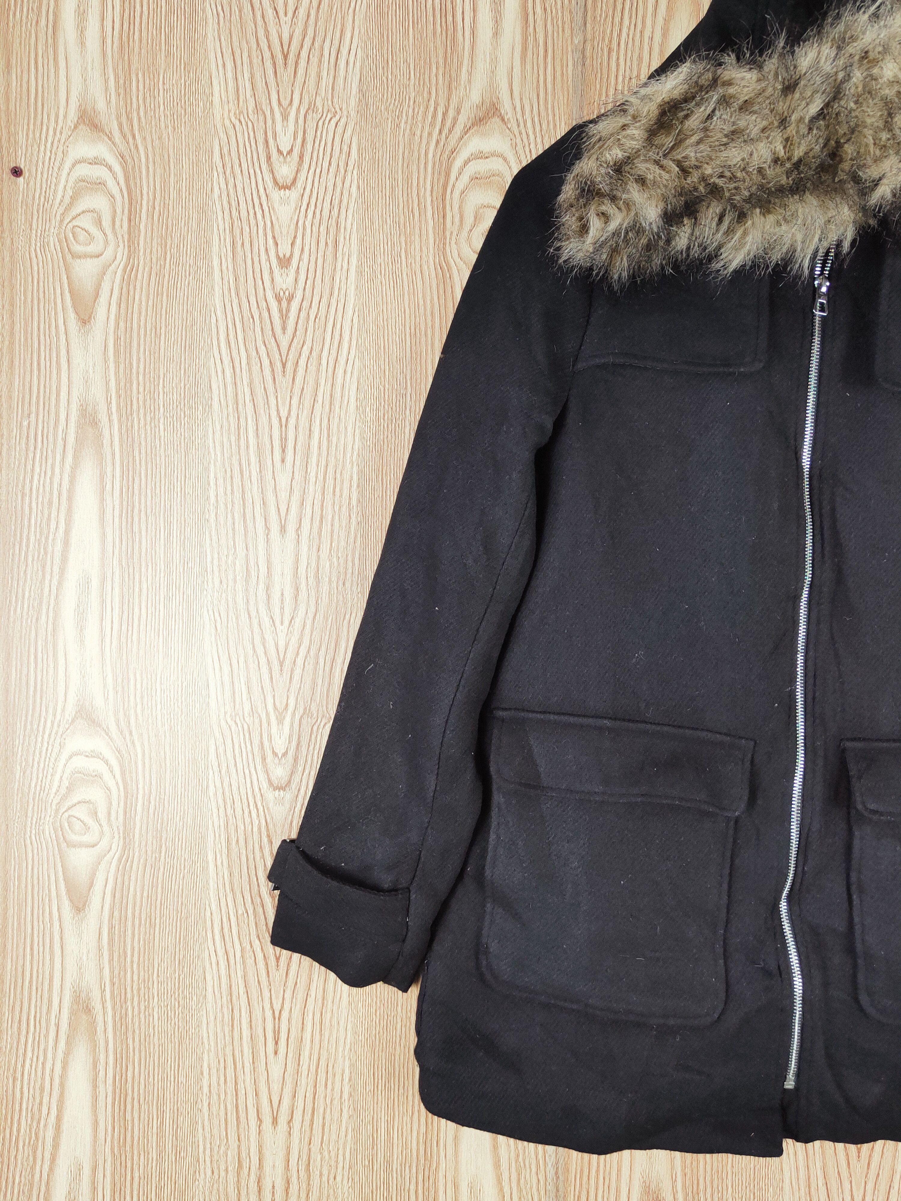 Divided × H&M × Vintage Vintage Cross Over 💥Divided ❌ H&M Black Hoodie Parkas Size US S / EU 44-46 / 1 - 3 Thumbnail