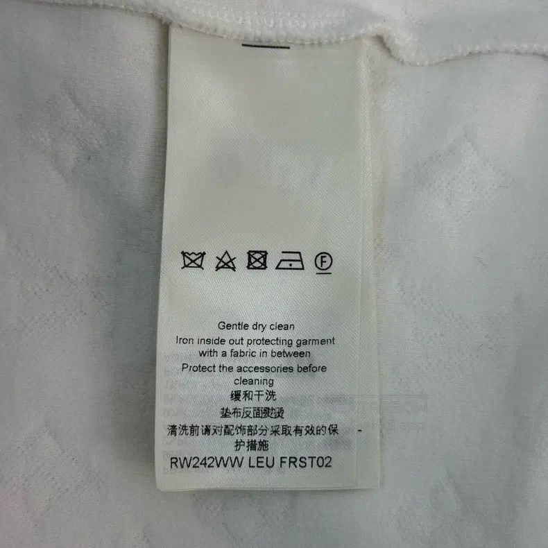 Louis Vuitton Louis Vuitton White dark stripe logo shoulder zipper sweat Size US XS / EU 42 / 0 - 6 Thumbnail