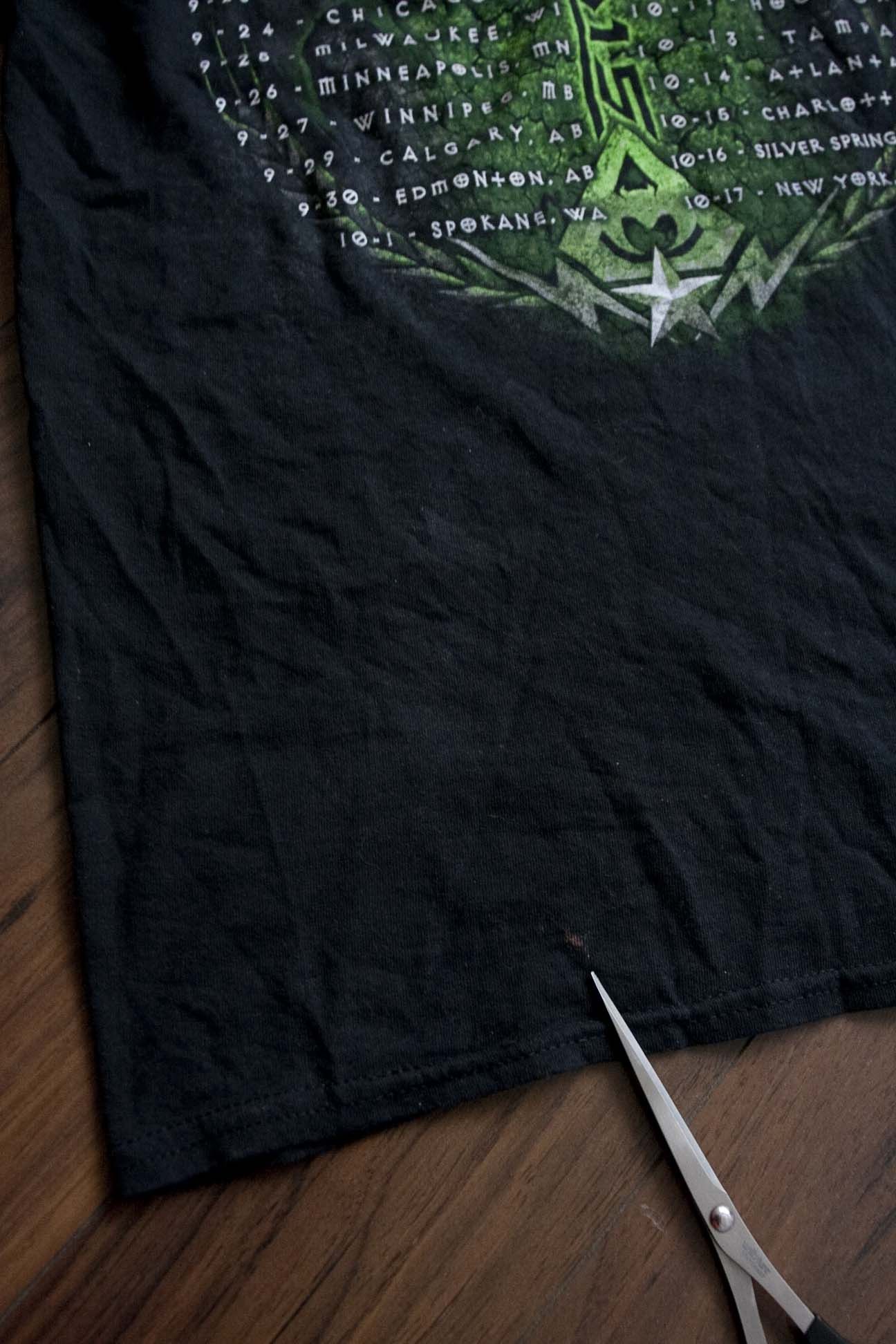 Band Tees OverKill T Shirt White Devil Armory 2014 Tour Size M Size US M / EU 48-50 / 2 - 5 Thumbnail