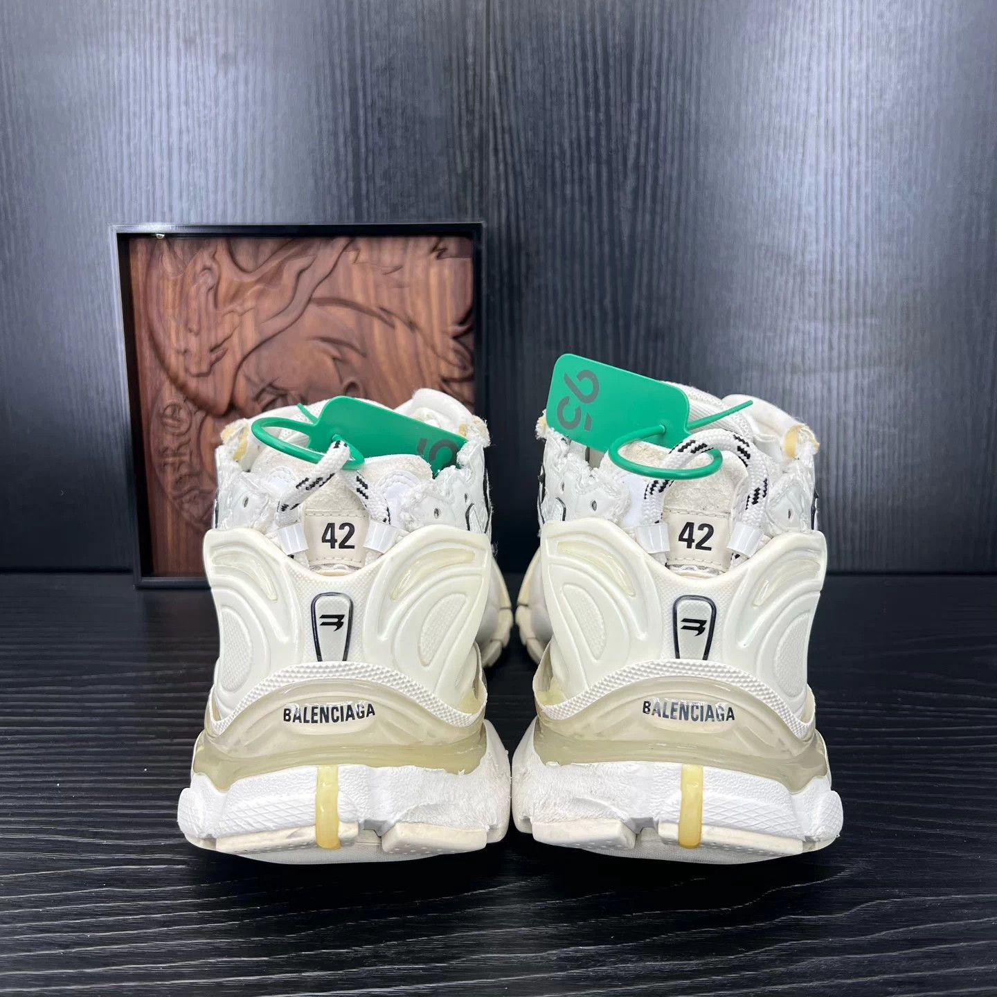 Balenciaga Balenciaga Runner Distressed White 42 OG Size US 9 / EU 42 - 4 Thumbnail