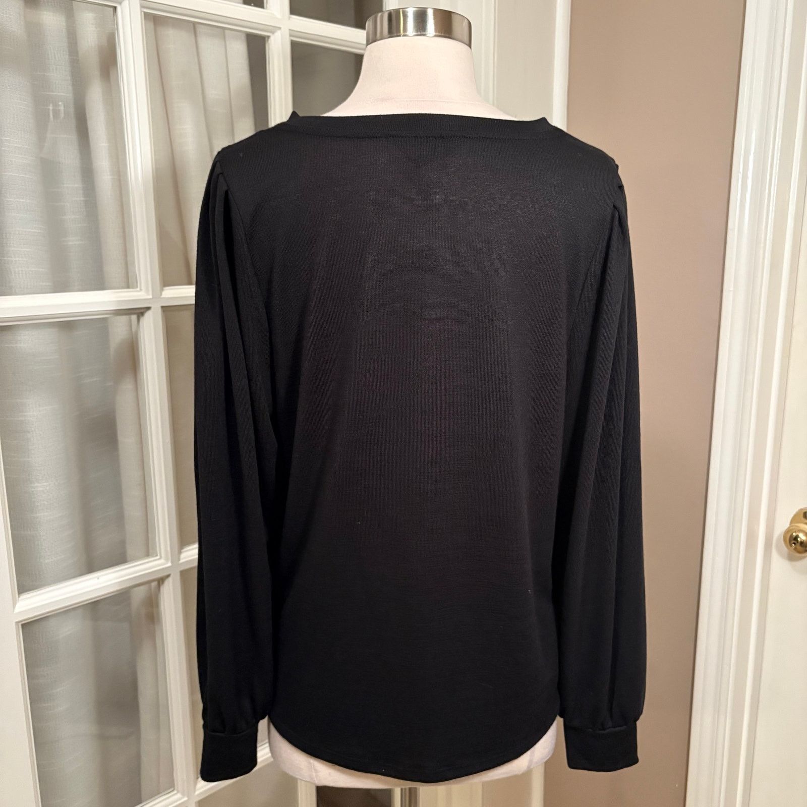 Banana Republic Banana Republic Luxespun Black Long Sleeve Pleated Shoulder Size M / US 6-8 / IT 42-44 - 3 Thumbnail