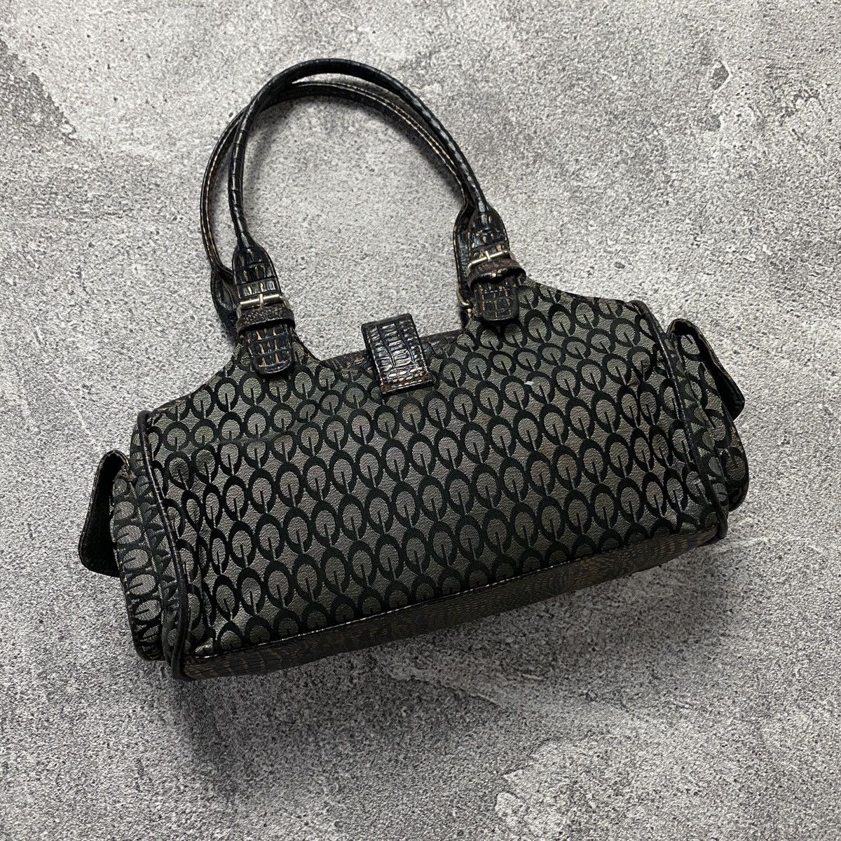 Japanese Brand 2000s Monogram Textured Faux Croc Buckle Handbag Size ONE SIZE - 4 Thumbnail