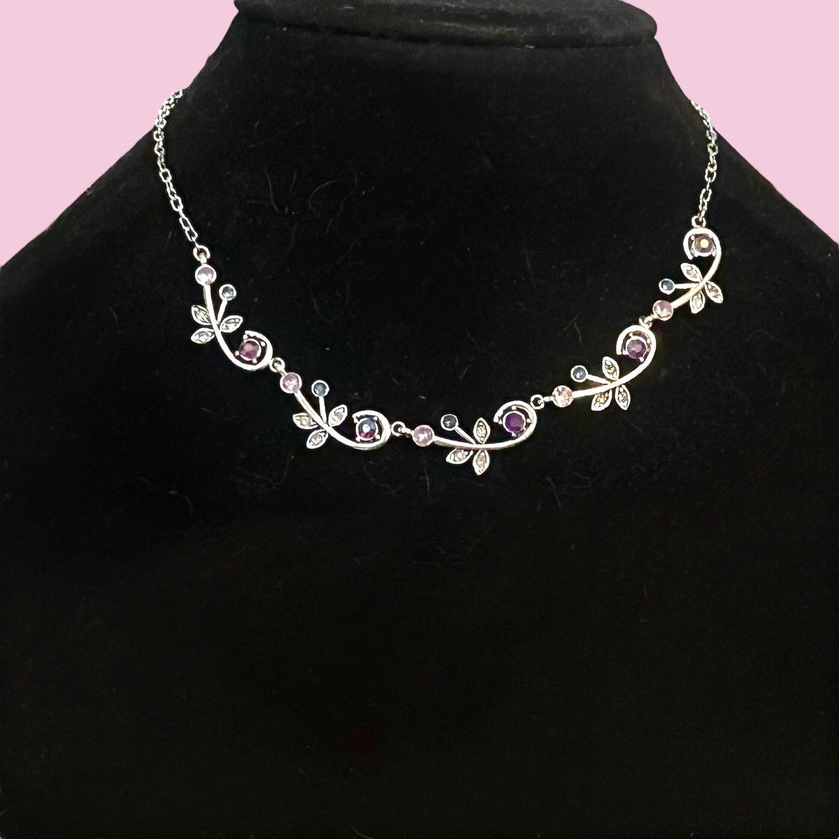 Other Avon Sparkly Vine silver tone gemstone necklace Size ONE SIZE - 1 Thumbnail