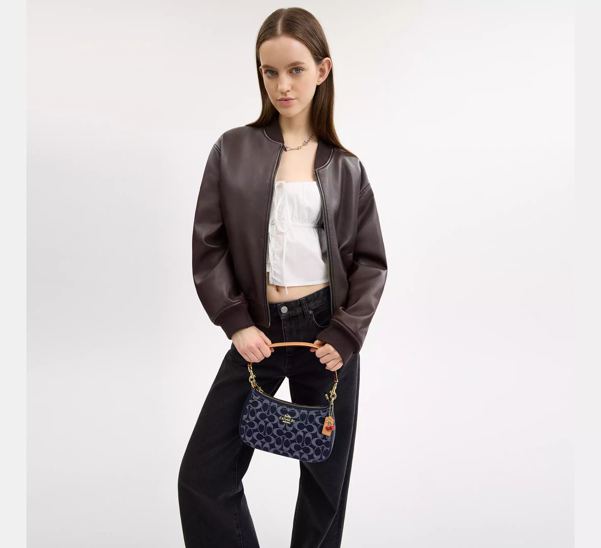 Coach NWT Coach Teri Shoulder Bag In Signature Denim CAF82 Size ONE SIZE - 11 Thumbnail