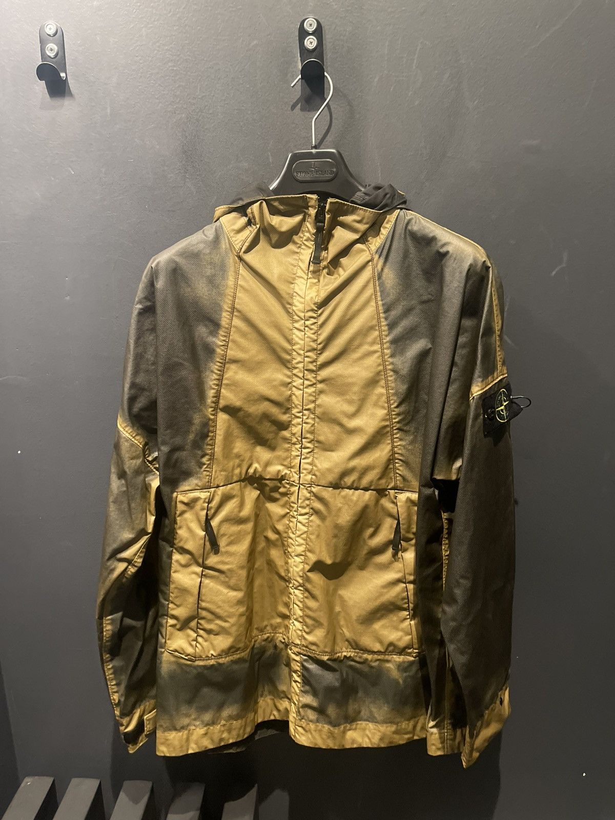 Stone Island Khaki & Black spray on Stone Island jacket Size US L / EU 52-54 / 3 - 6 Thumbnail