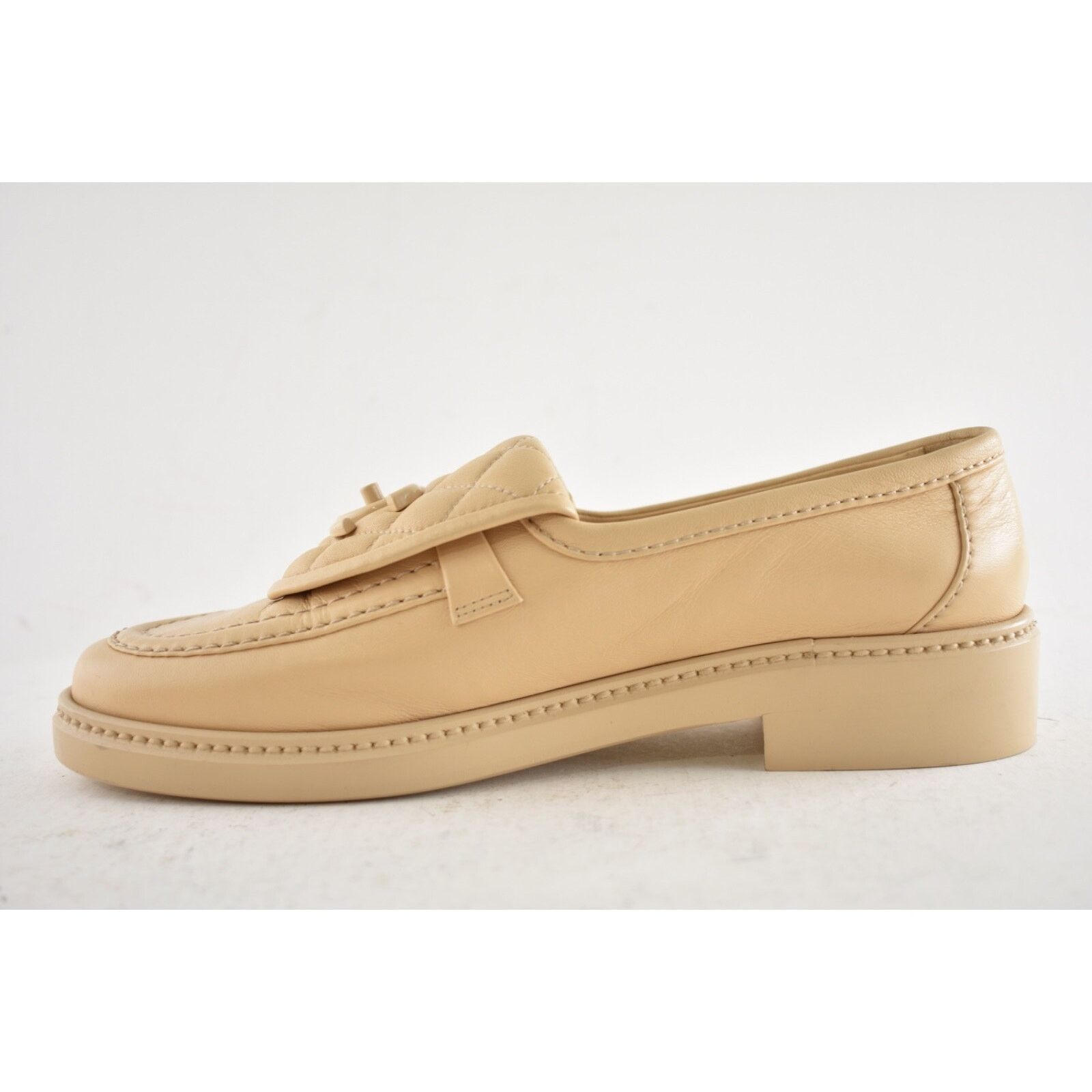 Chanel Chanel Beige Leather Quilted Flap Turnlock CC Logo Moccasin Size US 7.5 / IT 37.5 - 14 Thumbnail