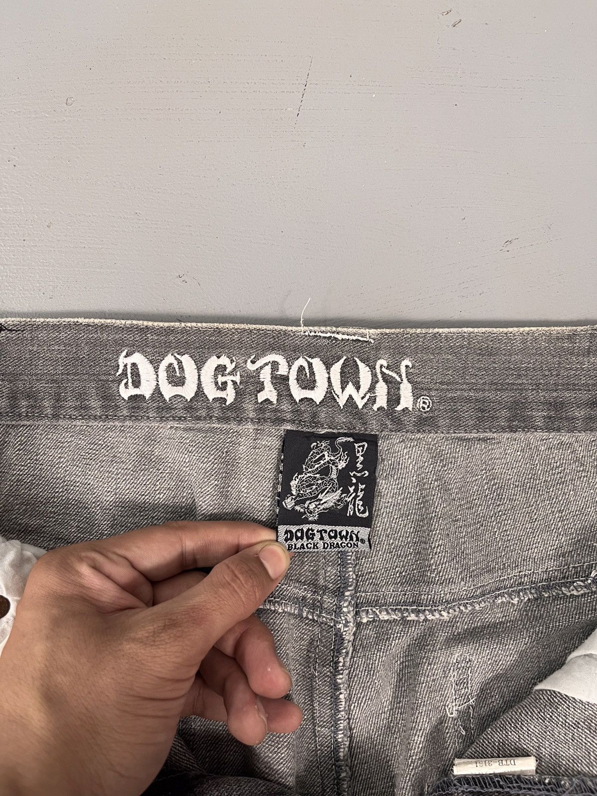 Dogtown Crazy vintage dragon 🐉 embroidered dogtwown jort Size US 34 / EU 50 - 12 Thumbnail